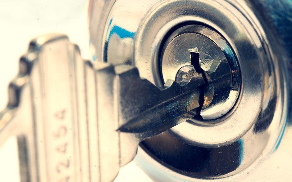 prix d'un serrurier pour ouvrir une porte Suresnes